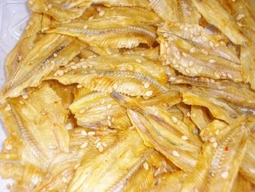 【送料無料】 美味しくカルシウム補給。いわし骨煎餅　４０ｇ　イワシ骨せんべい