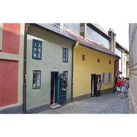 photographie Colourful cottages in Golden Lane, Prague castle. est disperible en (L x H): 30 x 20...