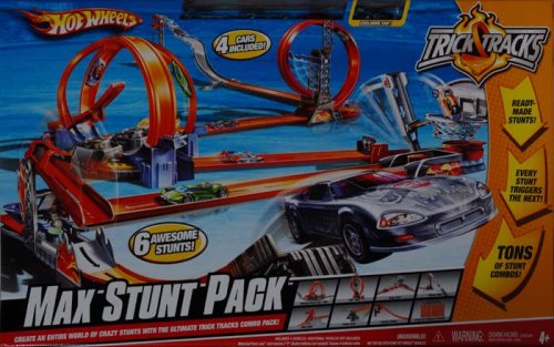 Childrens Toyshop  Toys : Hot Wheels Max Stunt Pack Sunt Set