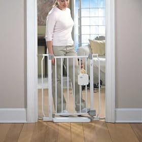 The First Years Hands-Free Gate