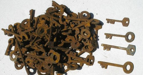 Lot 100 Antique Vintage Keys Circa 1800's