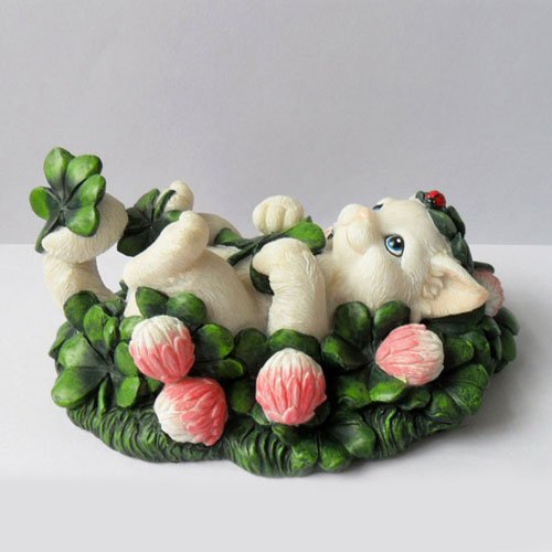 Enesco Charming Purrsonalities May Tomorrow Find You Rolling Clover Figurine, 2-Inch