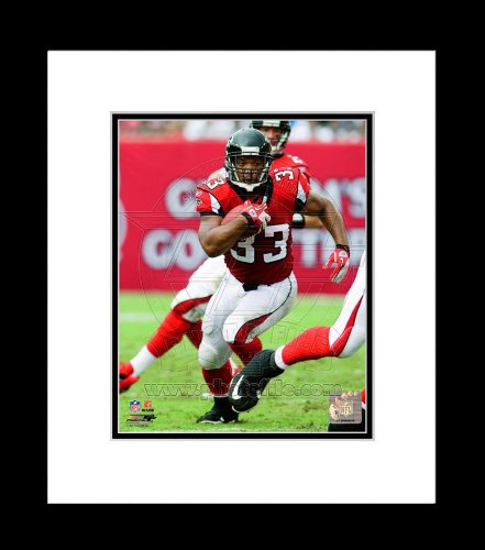Atlanta Falcons Michael Turner 2011 Running Action Framed Picture 8x10