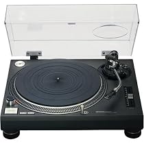 Technics Quartz Synthesizer Direct-Drive Turntable