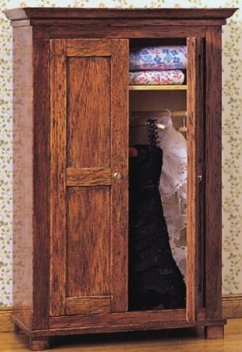 Kleider- und Wäscheschrank