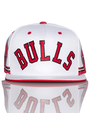 Mitchell And Ness Chicago Bulls Nba Mesh Snapback Cap White 0