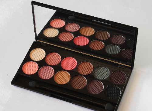The Oh So Special palette has neutral eyeshadows that create the most romantic smokey eyes. We've also recently given our i-Divines a makeover! The outer packaging has been updated and the way the eye shadows are pressed are different. They are now pressed flat instead of the original waffle print.