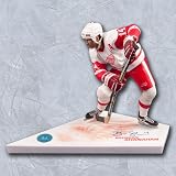 BRENDAN SHANAHAN Detroit Red Wings SIGNED McFarlane SP