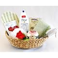Wellnessgeschenke Set GANZK�RPERMASSAGE handverpackt mit pflegendem Duschgel sowie Peeling- und Massageschwamm sowie Badekn�ul plus Badebombe Rose und Lavendel Entspannungsbad als Geschenke zum Geburtstag