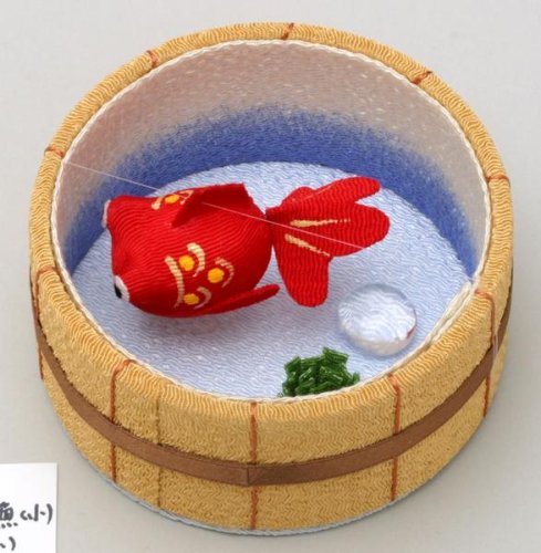 Cover image : 夏 たらい 糸つり「金魚」赤 縮緬細工 龍虎謹製040-0181