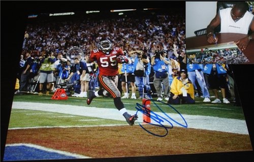 Derrick Brooks Tampa Bay Bucs/Buccaneers Autographed/Hand Signed 8 x 10 Photo