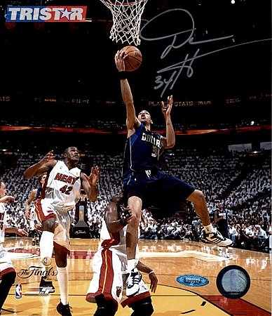 TRISTAR Devin Harris Autographed Dallas Mavericks Blue Jersey 8x10 Photo