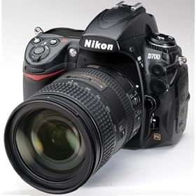 Nikon - D700 - Appareil photo num�rique reflex - 12 m�gapixels, mode Live View, capteur plein format - Kit comprenant un objectif AF-S 28-300 mm 1:3.5-5.6G ED VR (Import Allemagne)