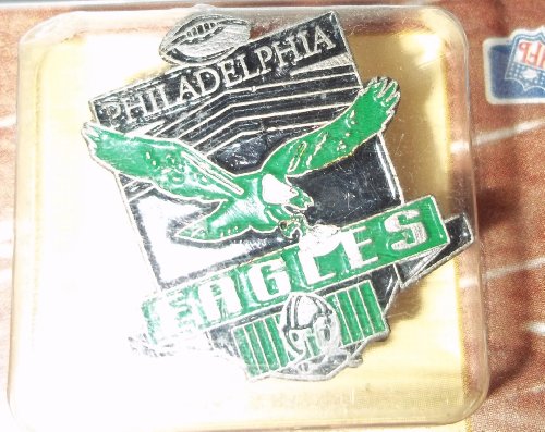 Pinnacle 1994 NFL's 75 Year Retrospect Commemorative Trading Card and Pin Set - Philadelphia Eagles
