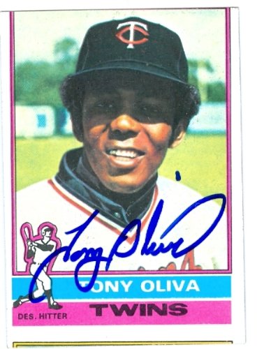 Tony Oliva Autographed/Hand Signed baseball card (Minnesota Twins) 1976 Topps #35 (67)