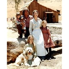 KAREN GRASSLE AS CAROLINE QUINER HOLBROOK INGALLS, MELISSA GILBERT AS LAURA ELIZABETH INGALLS, MELISSA SUE ANDERSON AS MARY INGALLS, LINDSAY GREENBUSH AS CARRIE INGALLS, MICHAEL LANDON AS CHARLES INGALLS FROM LITTLE HOUSE ON THE PRAIRIE #1 - IN FARBE - Filmfoto - (Poster) PLAKATE - 25x20" (60x50cm)