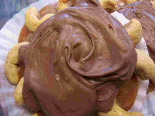 Milk Chocolate Jumbo Cashew Caramel Turtle, 1 piece by Candy Zone