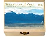Zoom Produkt-Bild: Smokes of Lhasa R&auml;ucherwerk vom Dach der Welt. 12 D&uuml;fte befinden sich in einer dekorativen Holzkiste Ma&szlig;e: 11,4 x 9,5 cm, 3,4 cm hoch perfekt als Geschenk.