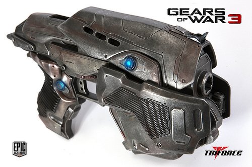 Gears of War 3: COG Snub Pistol Replica 