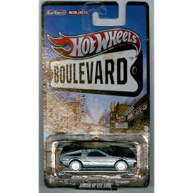 Hot Wheels Boulevard Ahead of It's Time DELOREAN DMC-12 1:64 Scale: Toys &amp; Games