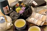 翌日配達お花屋さん 【敬老の日セットギフト】大地の煎茶・お菓子・プリザの3点ギフトセット 【送料無料】・【届日指定可能】