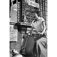 1art1 42396 Audrey Hepburn - Vespa Poster (91 x 61 cm)