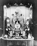 1925 photo Display of Dr. Scholls shoes and "foot comfort appliances" in th ....