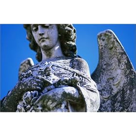 photographie Statuary in New Orleans' Metairie Cemetery. est disperible en (L x H): 90 x 60 cm de...