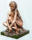 Review Heissner  / Heissner Helen Garden Statue