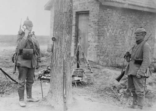 early 1900s photo German field telephone
