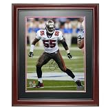 Derrick Brooks Autographed Tampa Bay Buccaneers (White Jersey) Deluxe Framed 16x20 Photo - Brooks Holo
