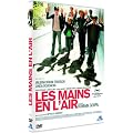 LES MAINS EN L'AIR