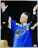 Brett Hull Autographed St. Louis Blues 8X10 Photo