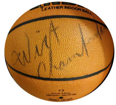 Autographed Wilt Chamberlain Basketball - Spalding Leather Q05037 - PSA DNA Certified - Autographed BasketballsB00COQ1EFI 