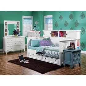 Belmar White 5 pc Daybed Bedroom Plus XBOX Game System