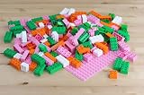 Eigenschaften Hubelino.com GmbH / Bausteine Set für Mädchen mit 152 Steinen und rosa Grundplatte