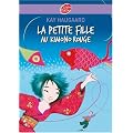 La petite fille au kimono rouge