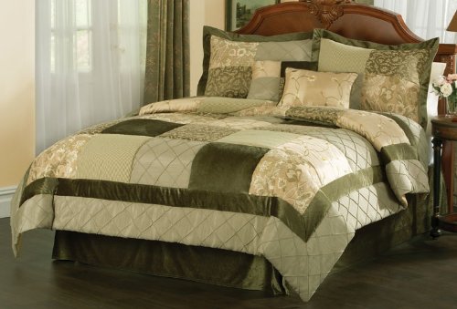 Green Garden King Comforter Set with 4 Bonus Pieces