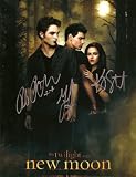 TWILIGHT NEW MOON CAST VERY NICE AUTOGRAPHED 8 X 10 PHOTO SIGNED BY TAYLOR LAUTNER,KRISTEN STEWART,ROBERT PATTINSON