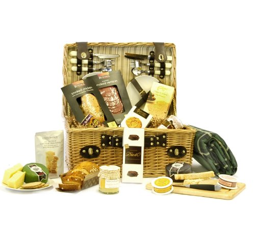 Gresham Luxury Picnic Hamper with Accessories, Built in Cooler Compartment & Gourmet Foods