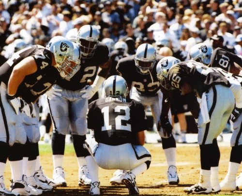 RICH GANNON OAKLAND RAIDERS HUDDLE 8X10 SPORTS ACTION PHOTO