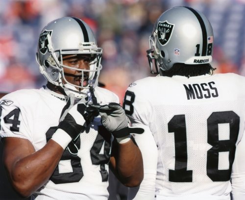 JERRY PORTER & RANDY MOSS OAKLAND RAIDERS 8X10 SPORTS ACTION PHOTO