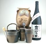 【送料無料】信楽焼き手作りほろ酔いたぬき 2200cc (専用木台付き)+ペアグラス・氷入れ(萬古焼き) 陶芸作家 安藤嘉規作(洞窟かめ貯蔵 本格米焼酎 岩窟王(がんくつおう)1800ml)