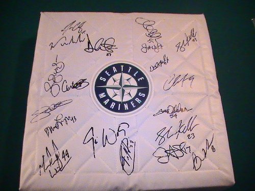 2011 SEATTLE MARINERS TEAM SIGNED AUTOGRAPHED BASEBALL BASE FELIX HERNANDEZ COA + PROOF PHOTO