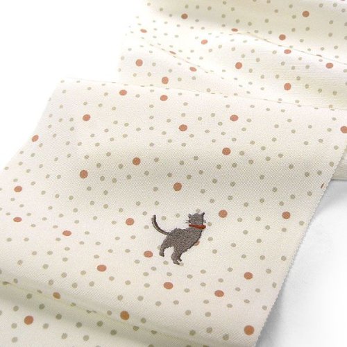 Cover image : 正絹の半衿 ネコ刺繍と杏玉(アイボリー)