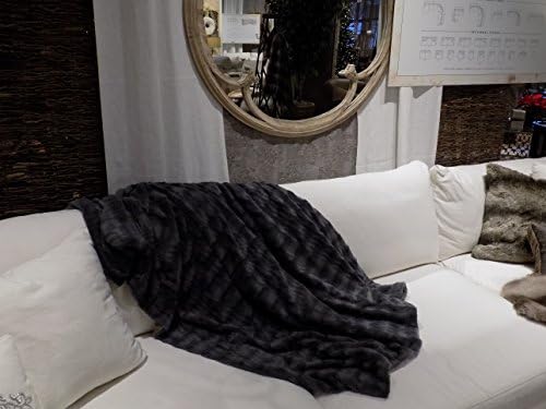 Gray Plush Oversized and Warm Faux Fur and Microfiber Throw Blanket 60" X 70" (Gray)