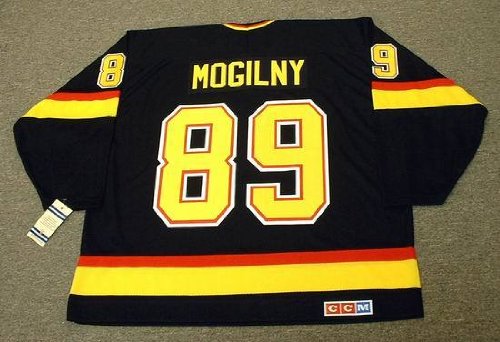 ALEXANDER MOGILNY Vancouver Canucks 1996 CCM Vintage Throwback Away NHL Hockey Jersey, XL