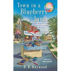 Town In a Blueberry Jam (Candy Holliday Mystery)
