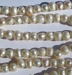 Darice 7 Inch Medium Fresh Water Pearl Strand, White