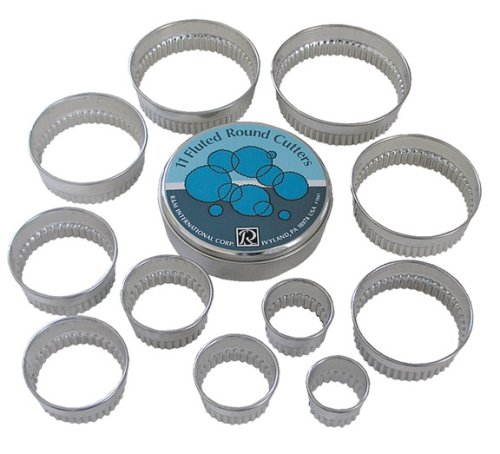 R & M Set of 11 Fluted Pastry Cutters Set, Assorted